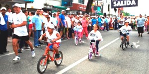 Disfrutan familias de Centro encuentro recreativo y deportivo