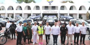 Entrega el gobernador patrullas para reforzar la seguridad de Cancún
