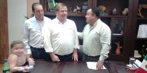 Cuco Rovirosa, alcalde electo de Macuspana, visita al edil del PRD en sus oficinas