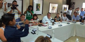 Entrega gobernador apoyos a 127 creadores artísticos campechanos