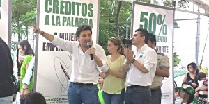 Fernando Castellanos firma tres compromisos de bienestar social por Tuxtla