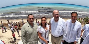 El gobernador, SECTUR y SEMARNAT, supervisan retiro de sargazo en playas de Quintana Roo