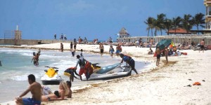 Agradecen a Roberto Borge y Mauricio Góngora limpieza de playas: Turisteros