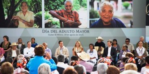 Cinco millones de adultos mayores reciben apoyos del Programa “65 y más”: Enrique Peña Nieto