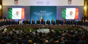 Convoca Peña Nieto a trabajar para recuperar la confianza en México