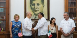 El Gobernador se reúne con el cónsul de Estados Unidos en Mérida