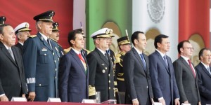 Enrique Peña Nieto rinde honor a Niños Héroes
