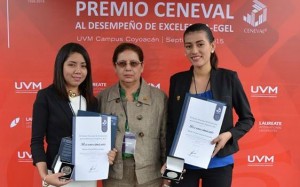 Estudiantes de la UJAT reciben premio EGEL-CENEVAL
