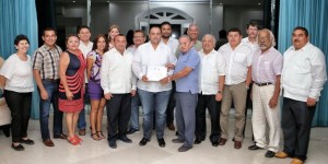 Recibe el gobernador plan gran visión, Puerto Morelos Onceavo municipio de Quintana Roo