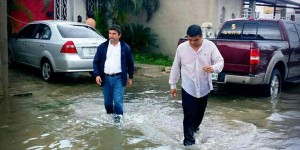 Alcalde de Campeche, recorre zonas afectadas por las lluvias