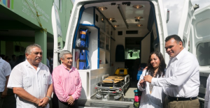 Con ambulancias y equipo médico, se fortalecen los servicios de salud de Yucatán
