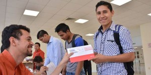 Incrementa UJAT beneficios de Becas PAEEL