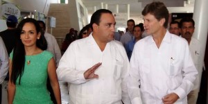 Recibe el gobernador en Cozumel al Secretario Federal de Turismo