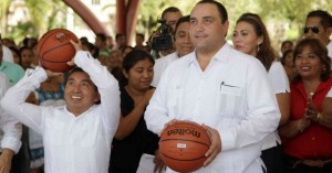 Entrega el gobernador domos deportivos en el municipio de Lázaro Cárdenas Quintana Roo