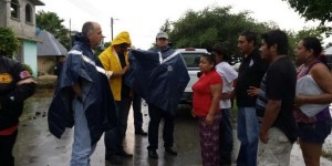 No vamos a bajar la guardia en Quintana Roo por lluvias, atendemos a la población: Roberto Borge
