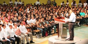 Mi compromiso con la preparación de los jóvenes en Campeche: Alejandro Moreno Cárdenas