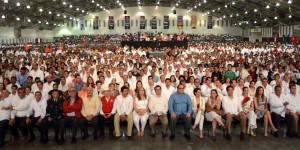 Asiste Gobernador de Veracruz al Tercer Informe de Labores del Senador José Yunes