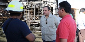 Ordena el gobernador acciones inmediatas para sofocar el incendio registrado hoy en Cozumel
