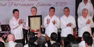 Entrega el gobernador Alejandro Moreno Cárdenas, el premio “Campeche Ciudad Patrimonio 2015”