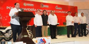 Convive el gobernador Roberto Borge con los comunicadores del Sur de Quintana Roo