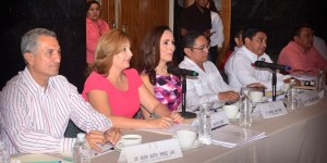 No habrá nuevos impuestos en Campeche 2016: América Azar