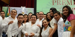 Entrega el gobernador Roberto Borge el “Premio Estatal de la Juventud 2015”