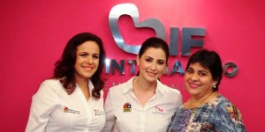 Entrega Mariana Zorrilla de Borge prótesis de mama del programa “Para Sentirse Mejor”
