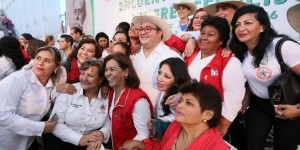 Mujeres campesinas, la energía que mueve a México: Javier Duarte