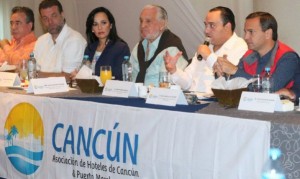 Se reúne el gobernador Roberto Borge con hoteleros de Cancún y Puerto Juárez