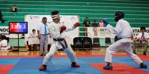 Realizan selectivo de karate do en el Polifuncional Yucatán