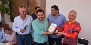 Fernando Castellanos agradece visita de ciclistas franceses a Tuxtla Gutiérrez