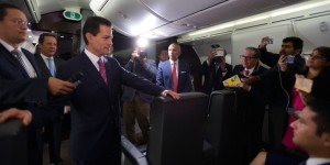 Peña Nieto viaja en nuevo avión presidencial a Hermosillo para celebrar a la Fuerza Aérea Mexicana