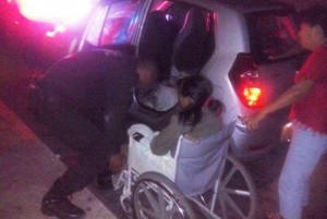 Policías de SSP en Yucatán apoyan labor de parto en un automóvil