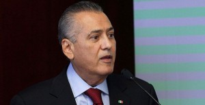 Lamentable decisión de Carlos Joaquín renunciar al PRI: Beltrones