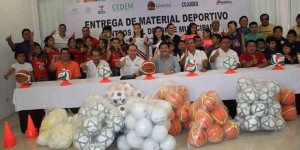 Entrega COJUDEQ material deportivo en Isla Mujeres