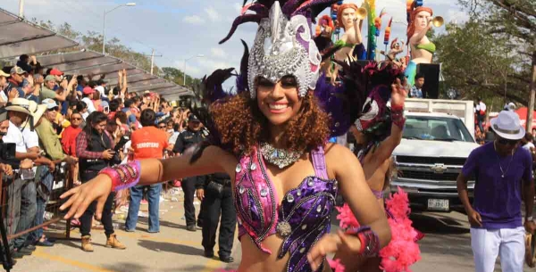 Carnaval blanca Merida domingo de bachata