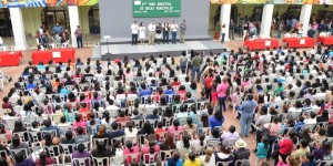 Pagan becas de excelencia del tercer bimestre a 833 alumnos de Coatzacoalcos