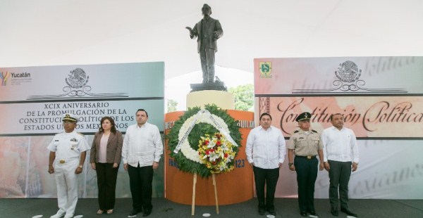 Conmemoran constitucion en Yucatan
