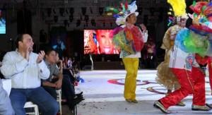 El gobernador Roberto Borge asiste al concurso de comparsas Carnaval de Cozumel 2016