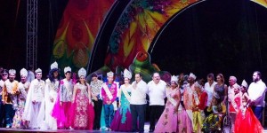 El gobernador Roberto Borge Corona a los Reyes del Carnaval “Chetumal 2016”