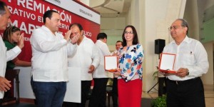 Entrega el gobernador, Premio estatal al Mérito Administrativo Servicios Público “Erick Paolo Martínez”