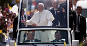 Cantan las golondrinas al Papa Francisco y se despide de la Ciudad de México