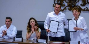 Gobernador de Campeche y directora general del INAPAM firman convenio de coordinación