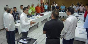 Se reúne el gobernador Alejandro Moreno Cárdenas con policías que participan en curso de profesionalización