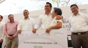 Educación, base para el blindaje social de Campeche: Alejandro Moreno Cárdenas