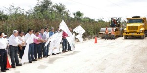 El Gobernador Alejandro Moreno Cárdenas inauguro obras urbanas y apoyo al campo en Tenabo