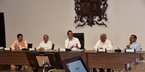 Ratifica Moreno Cárdenas a empresarios carmelitas reactivación de economía local