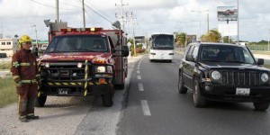 Refuerza Bomberos de Cancún seguridad en playas y carreteras