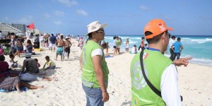 Brinda gobierno de Benito Juárez vigilancia y auxilio al turismo en playas