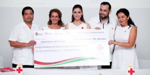 Inicia Mariana Zorrilla de Borge colecta anual de la Cruz Roja en Quintana Roo